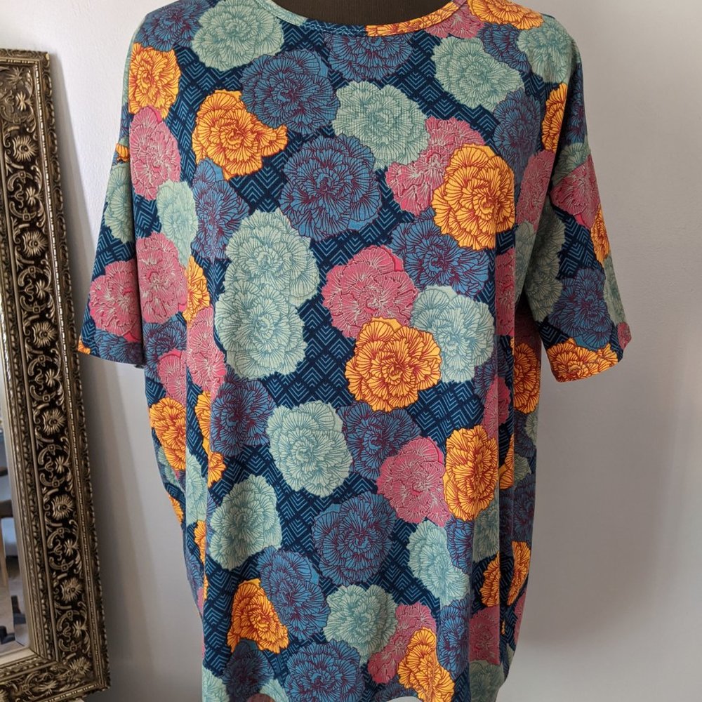 Lularoe Women's Top Size XXS Multi Color Short Sleeve Long Scoop Back